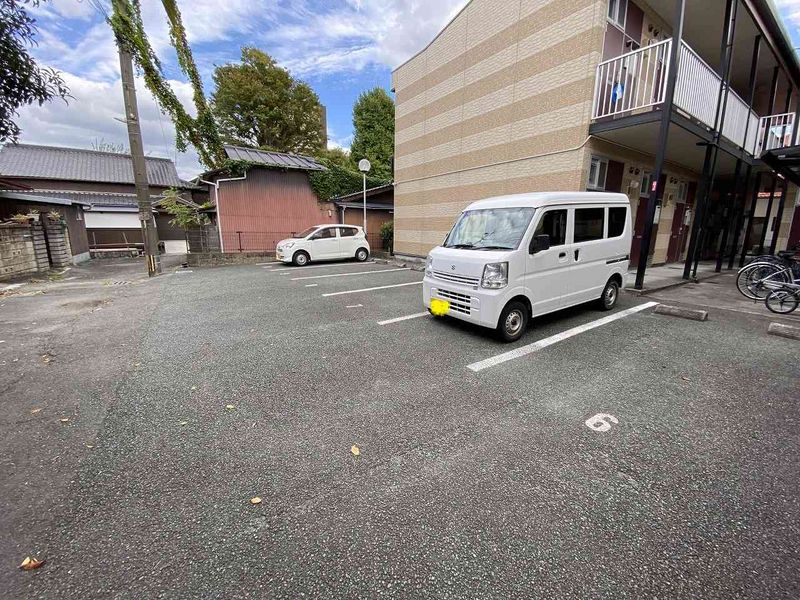 レオパレスＳＫＲ琴平 駐車場