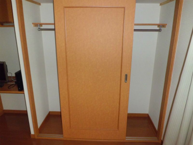 レオパレス広見 収納