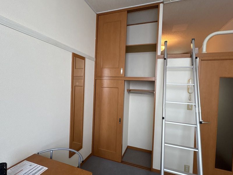 レオパレスＥＳＰＲＩＴ 収納