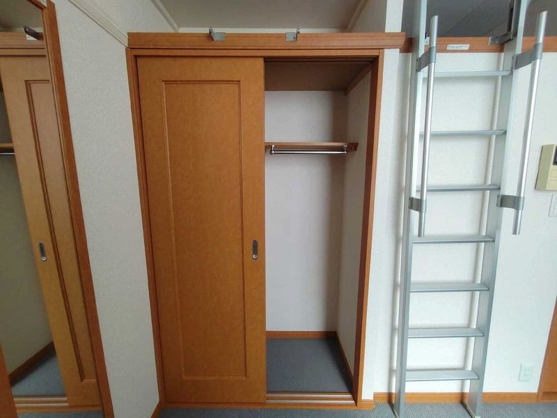 レオパレスエルパセオⅢ 収納