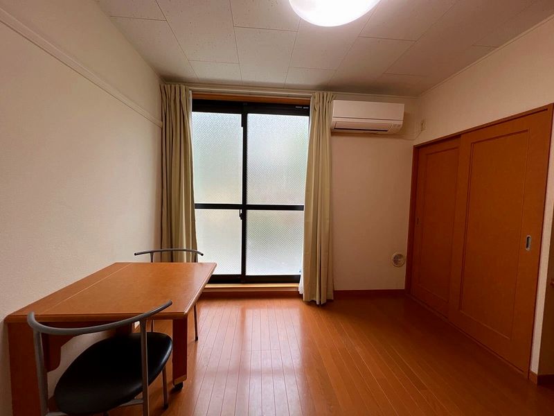 レオパレスコンフォート成城 居間