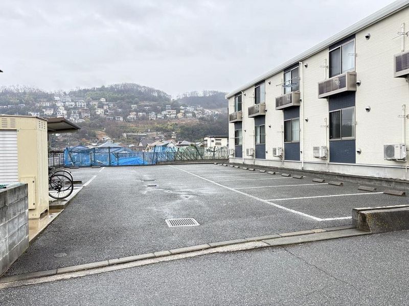 レオネクストミルキーウェイ 駐車場