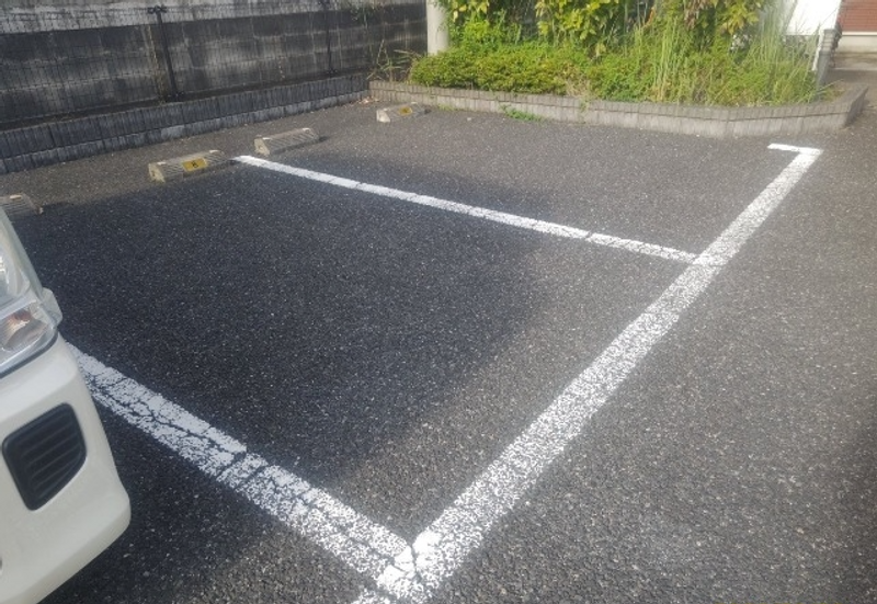 レオネクストＨＯＮＣＨＯ 駐車場