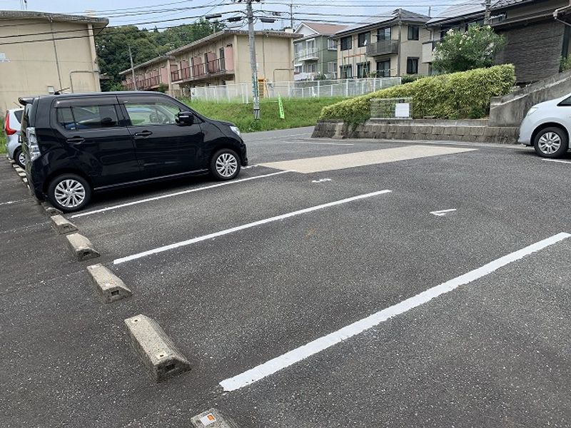 レオパレス桜 駐車場