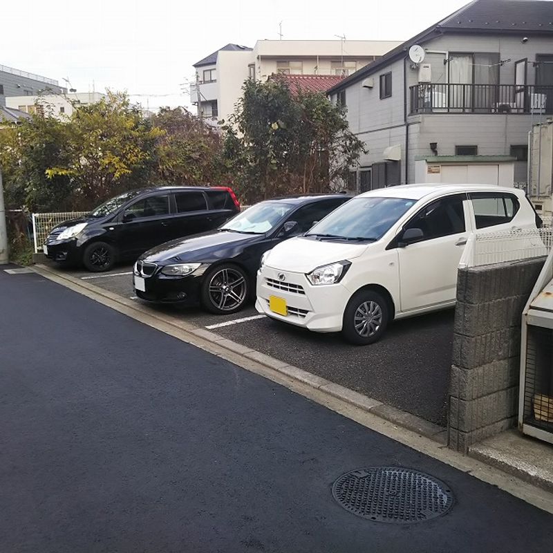 レオパレスヴィラ・スペランツァ 駐車場