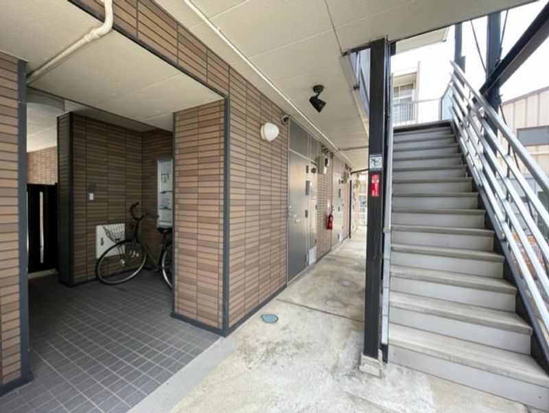 レオパレス日時計 エントランス