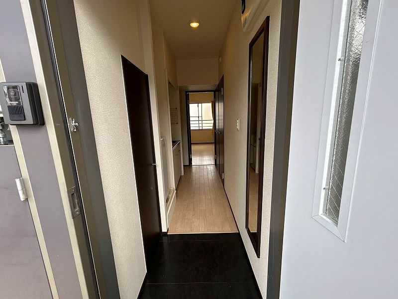 レオネクストルーチェ 玄関