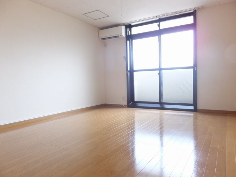 レオパレスイワオ 居間