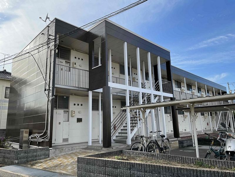 レオパレスルミエール 外観