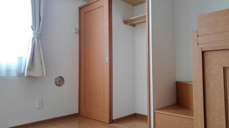 レオパレスアルタランテⅢ 収納