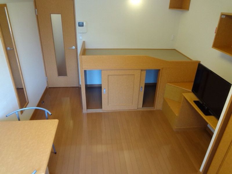 レオパレス大法 居間