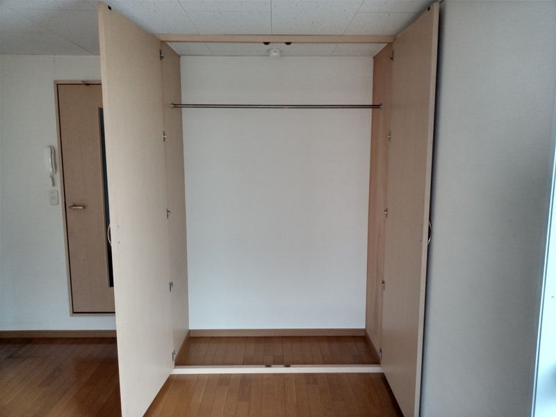 レオパレスエーデル 収納