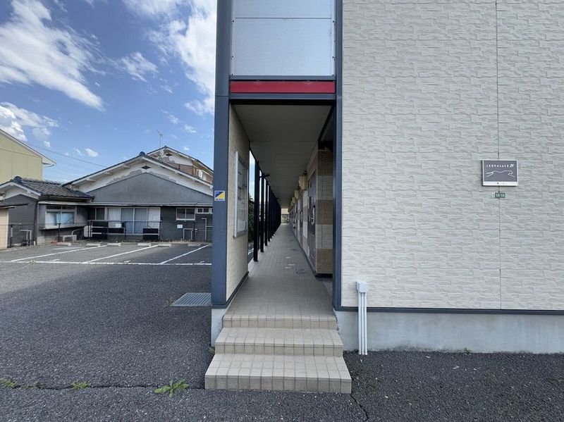 レオパレス隼Ⅱ エントランス