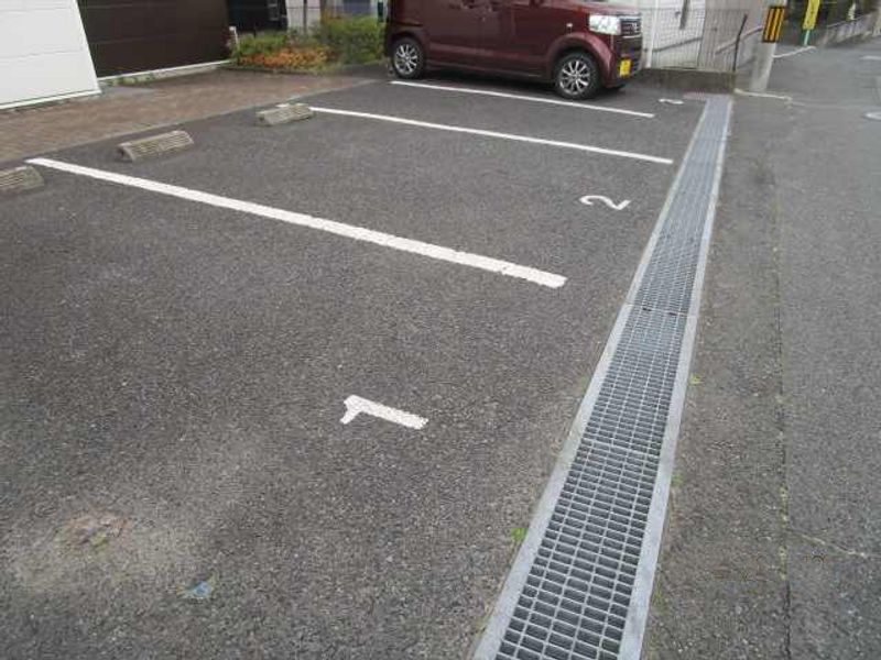レオパレス玉川学園 駐車場