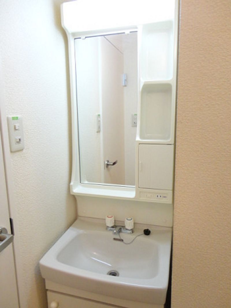レオパレスヴィヴァーチェ青山 洗面台