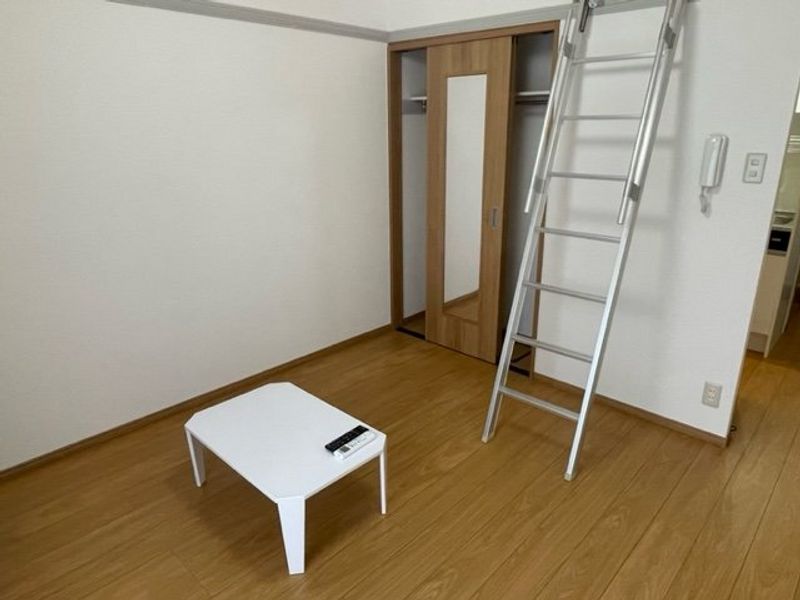 レオパレスＣＩＭＡ 居間