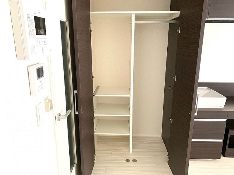 レオネクスト日向根 収納