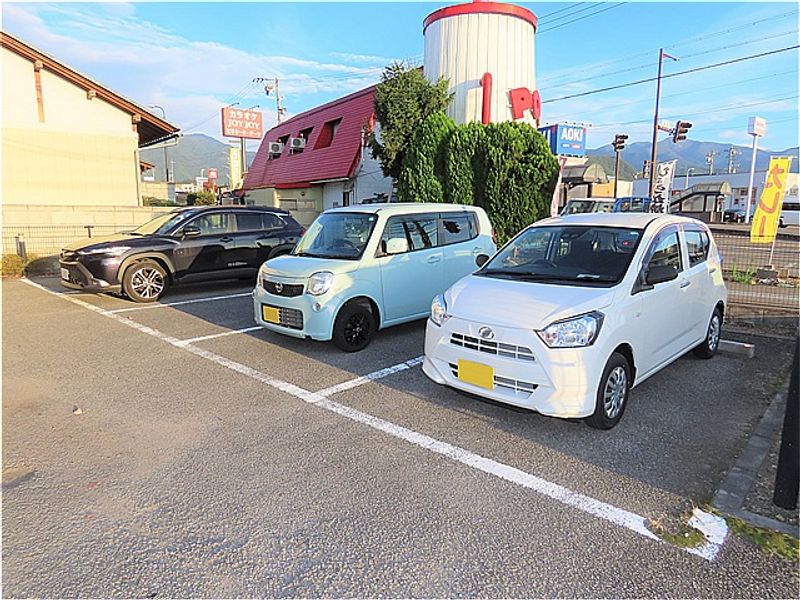 レオパレスグリーンパーク 駐車場