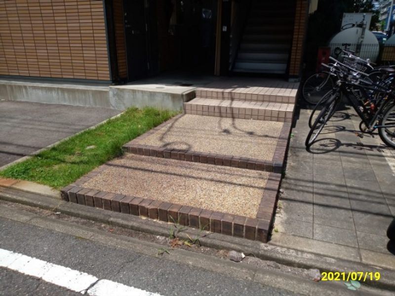 レオパレス菊井 エントランス