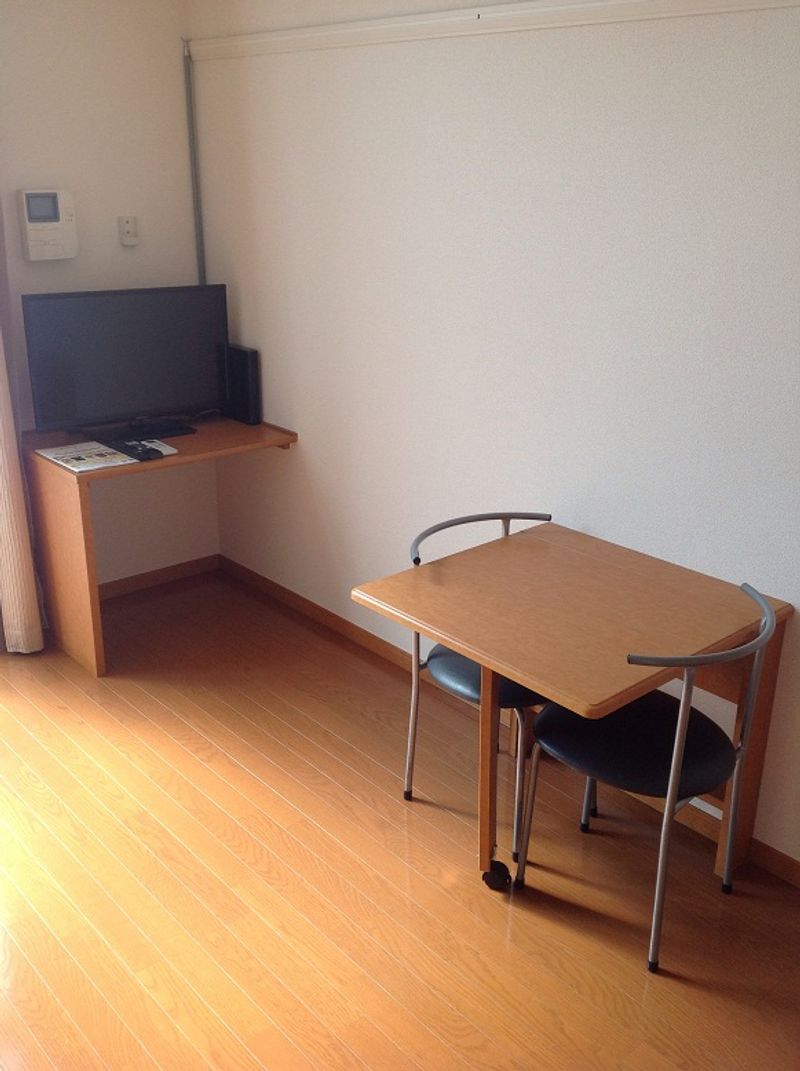 レオパレスさくら 居間