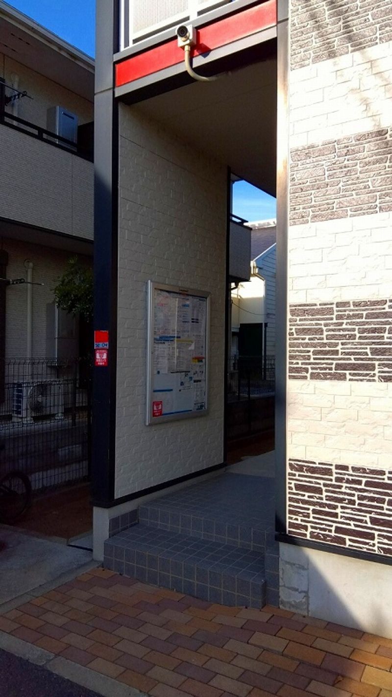 レオパレスワイワイ エントランス