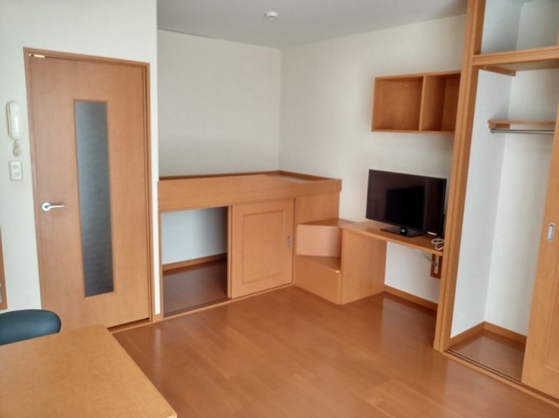 レオパレスルシファー 居間