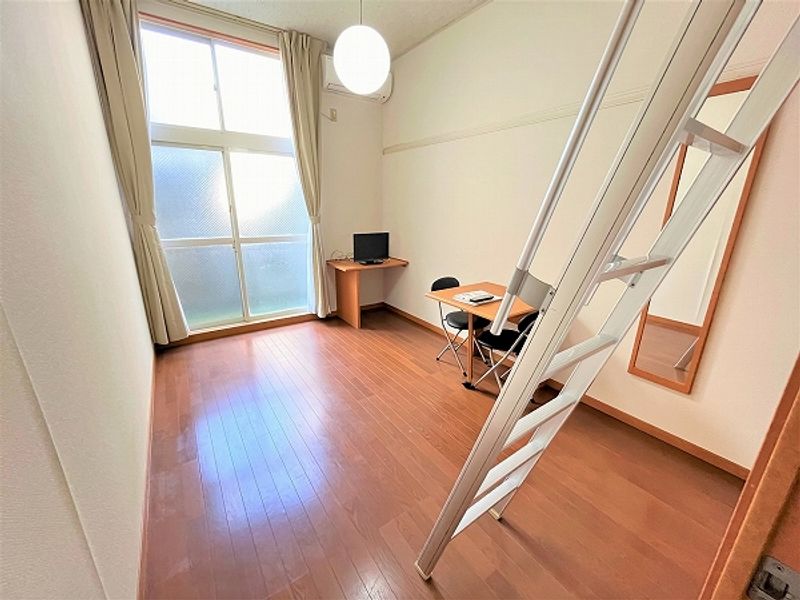 レオパレスロイヤルヒルズ．Ｍ 寝室