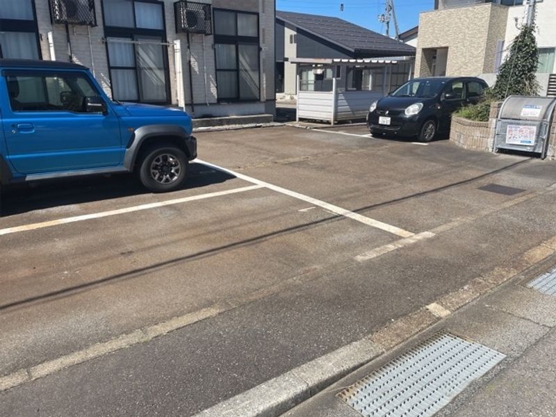レオパレスＪＡＭⅡ 駐車場