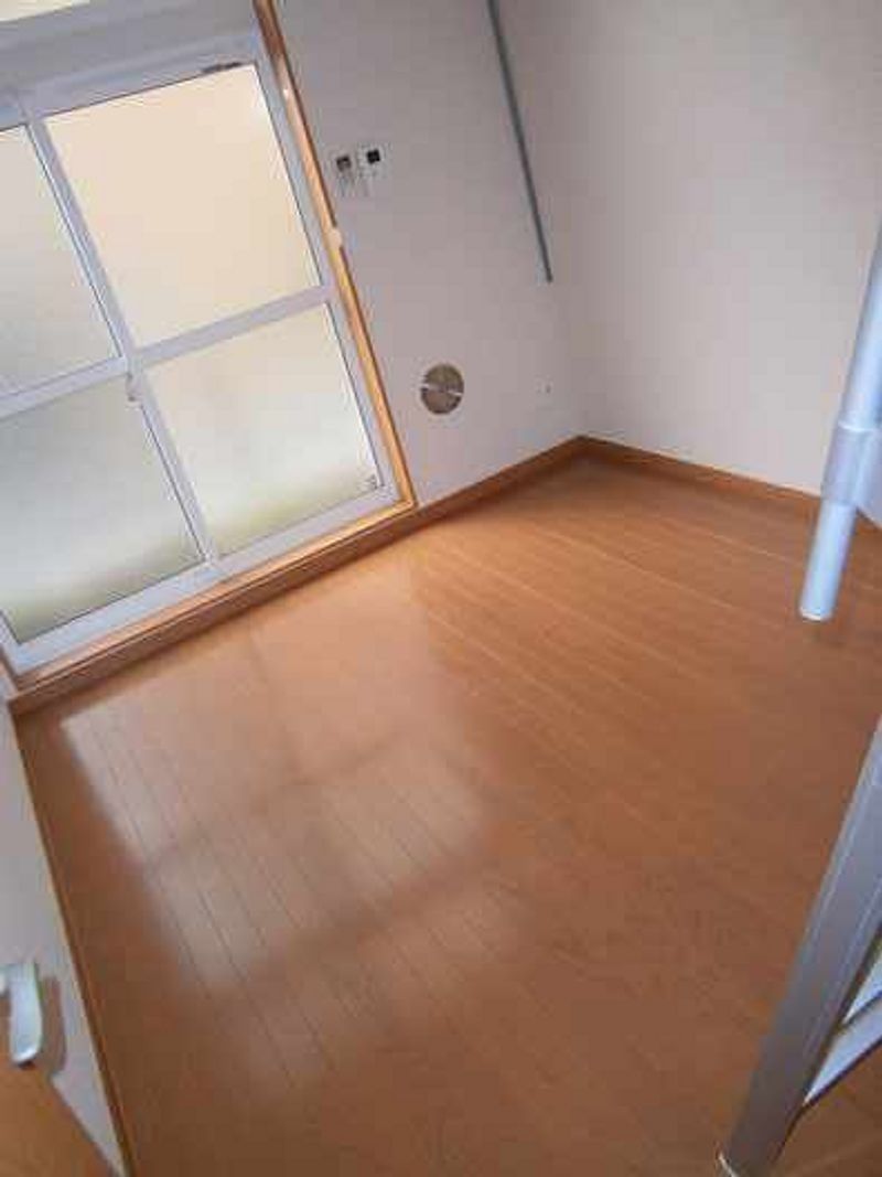 レオパレスサン　ミラード 居間