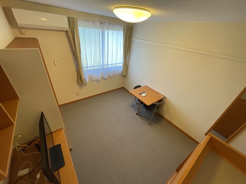 レオパレス前浜 居間