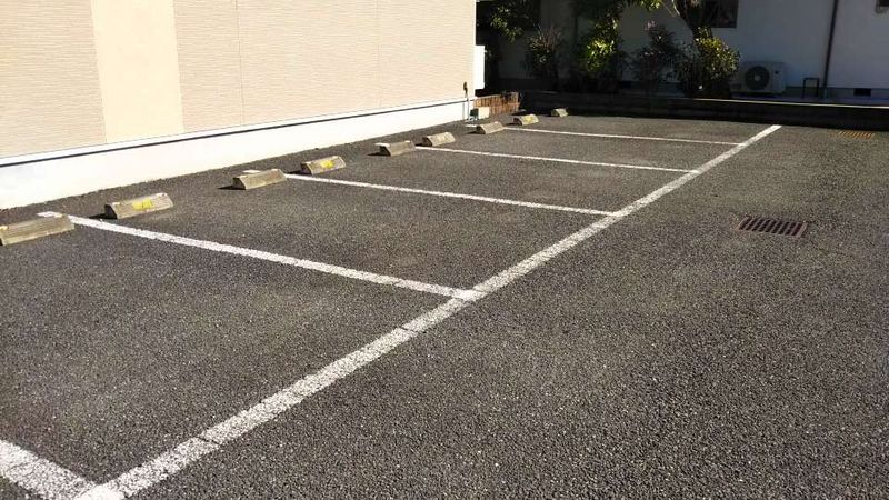 レオパレスエムフィールドⅢ 駐車場