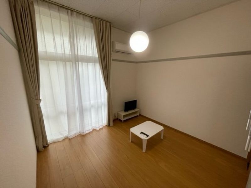 レオパレスＣＩＭＡ 居間