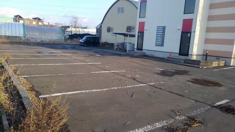 レオパレス北丘珠Ⅱ 駐車場