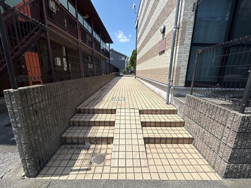 レオパレスフエキ エントランス