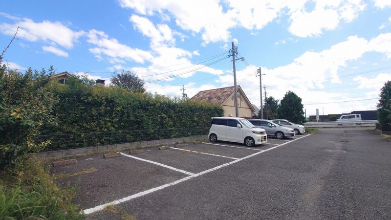 レオパレス駒ヶ根 駐車場
