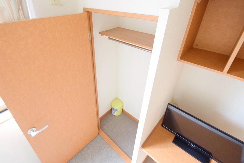 レオパレスルミエール　Ｅａｓｔ 収納