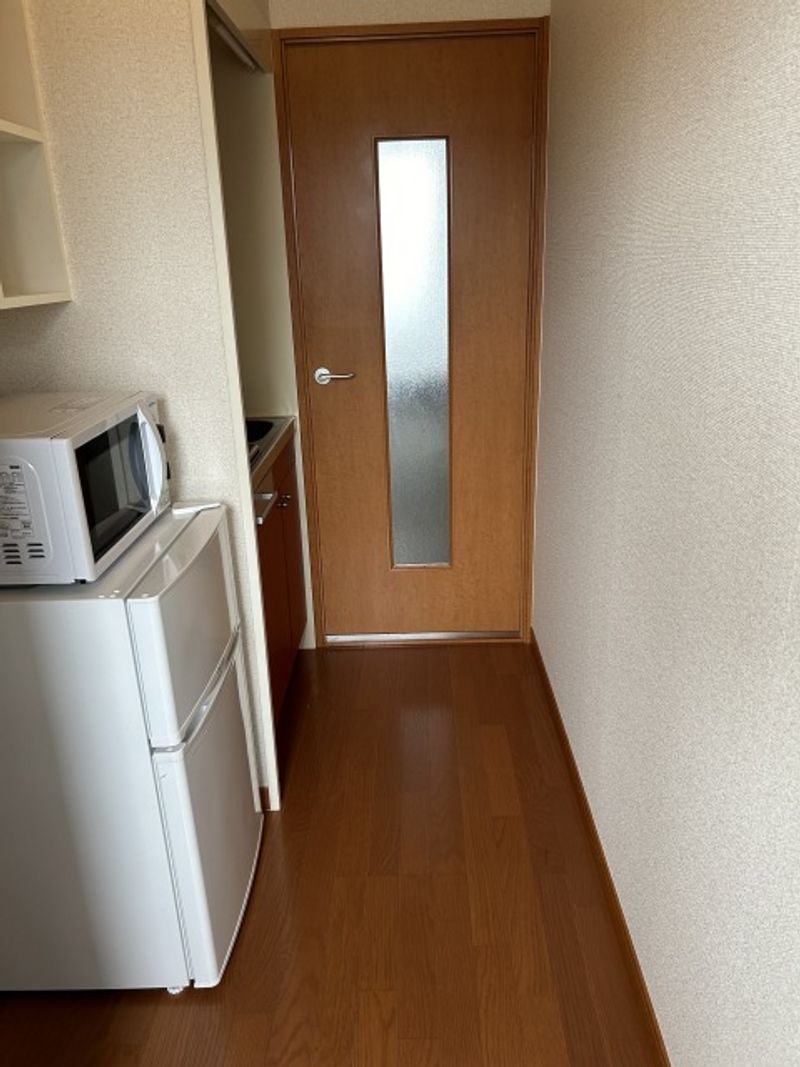 レオパレスハクスイ 玄関