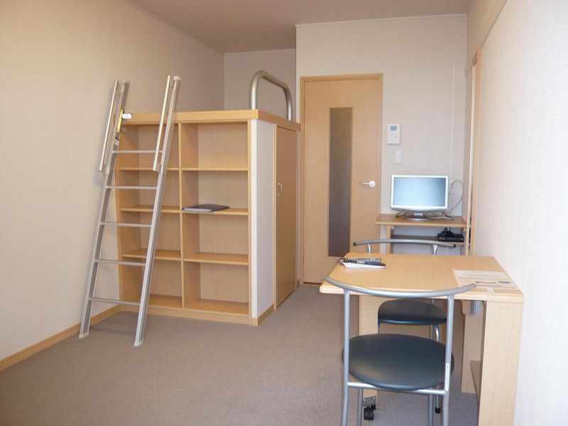 レオパレスボヌール若林 居間