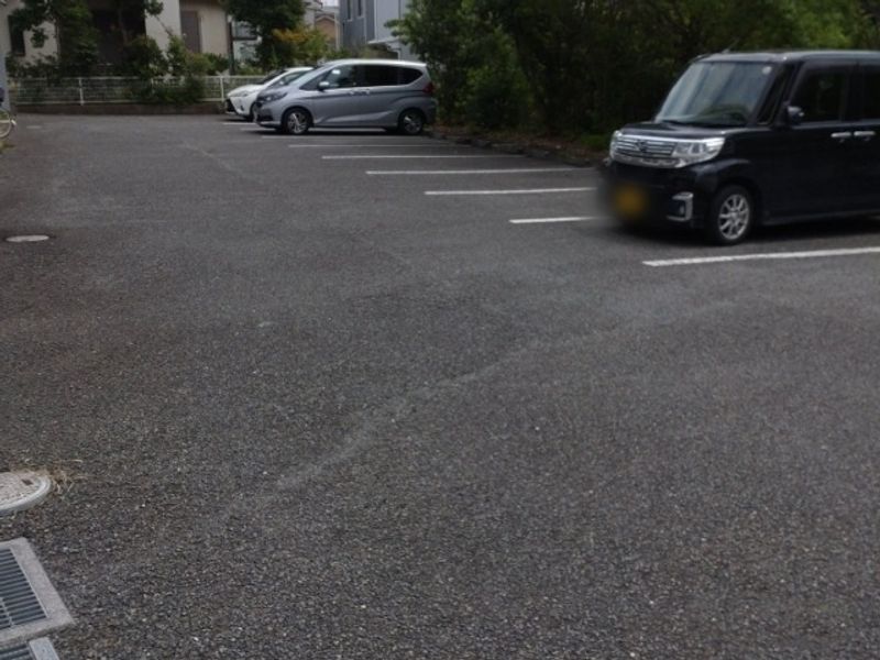 レオパレスフレッシュⅢ 駐車場