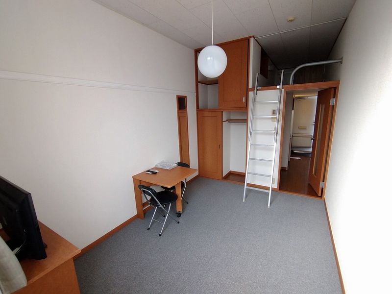 レオパレスパッシモ 居間