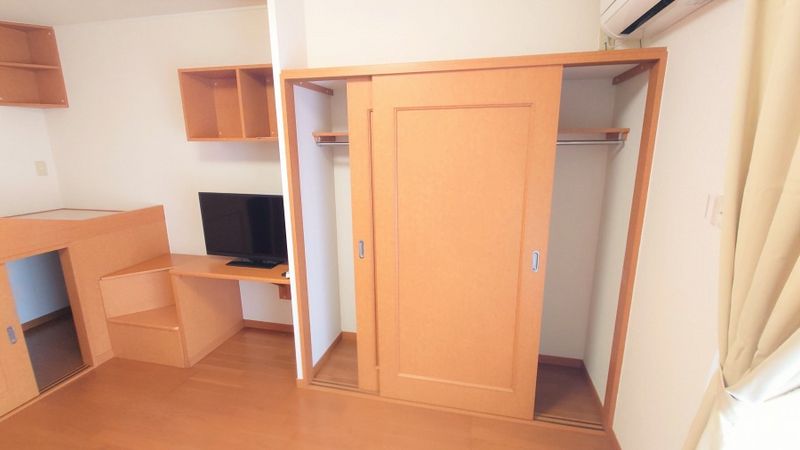 レオパレスラ・ティーダ 居間