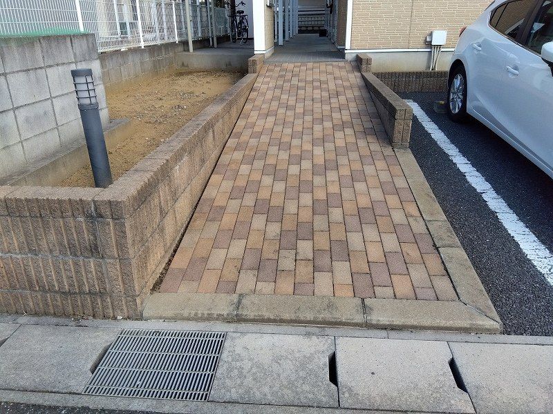 レオパレスベンテュールＪ エントランス