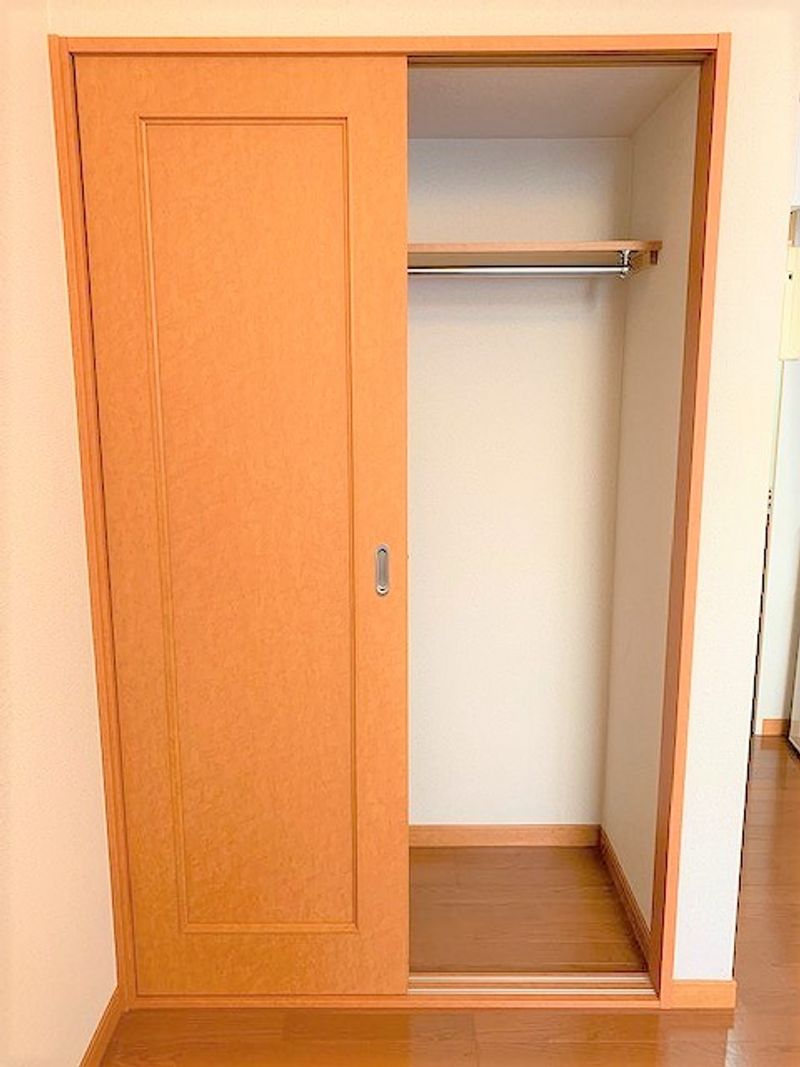 レオパレス鳴尾浜 収納