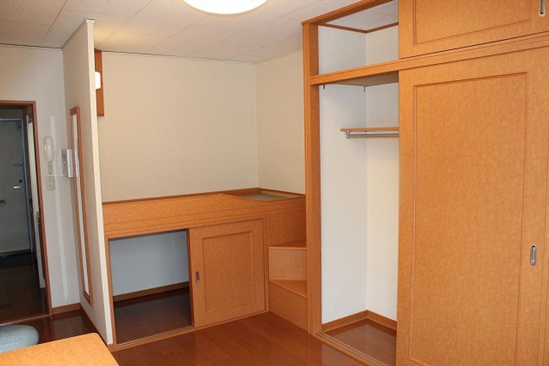 レオパレスドゥマン姉崎 居間