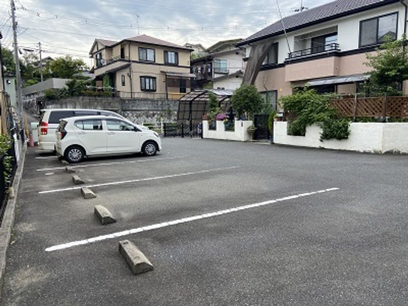 レオパレスメイプル宮島 駐車場