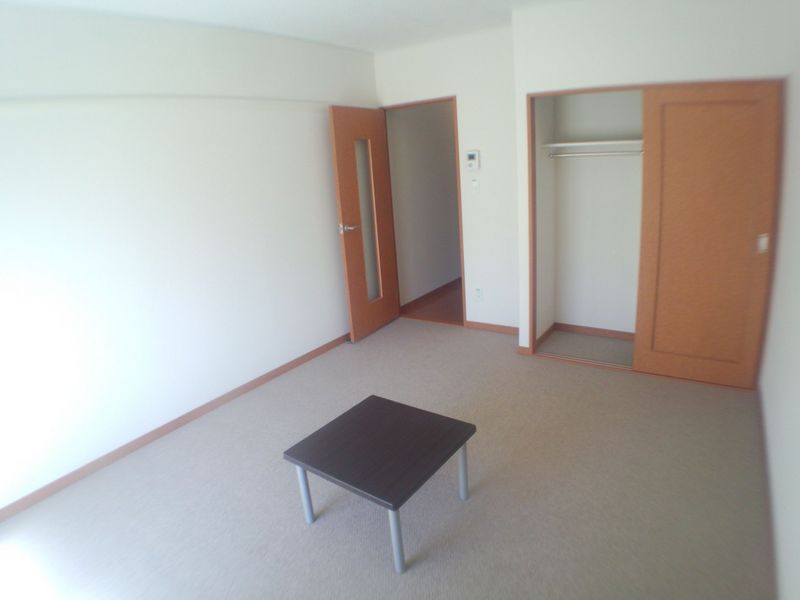 レオパレス善 居間