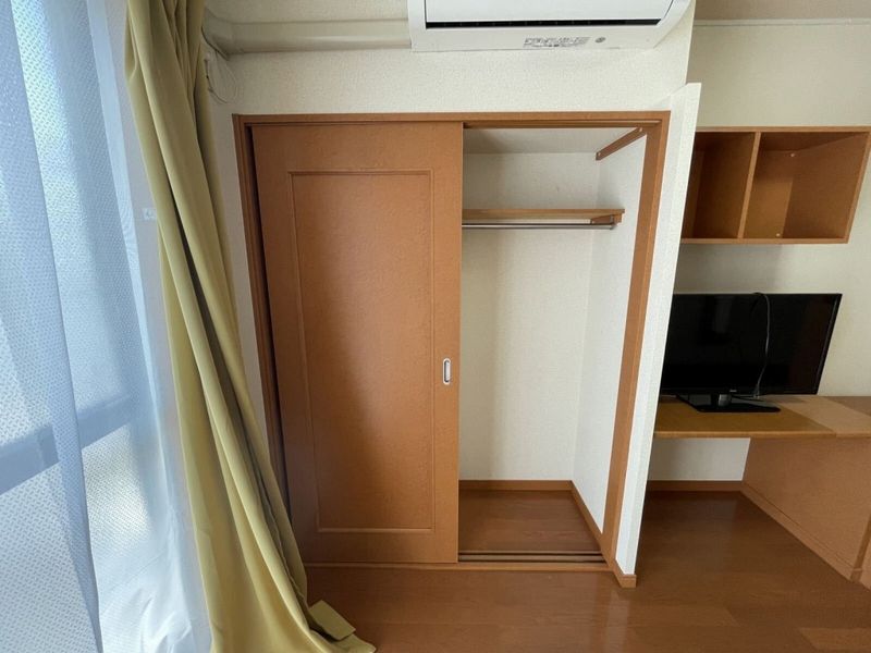レオパレスハピ 収納
