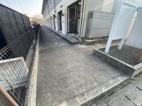 レオパレストビス エントランス