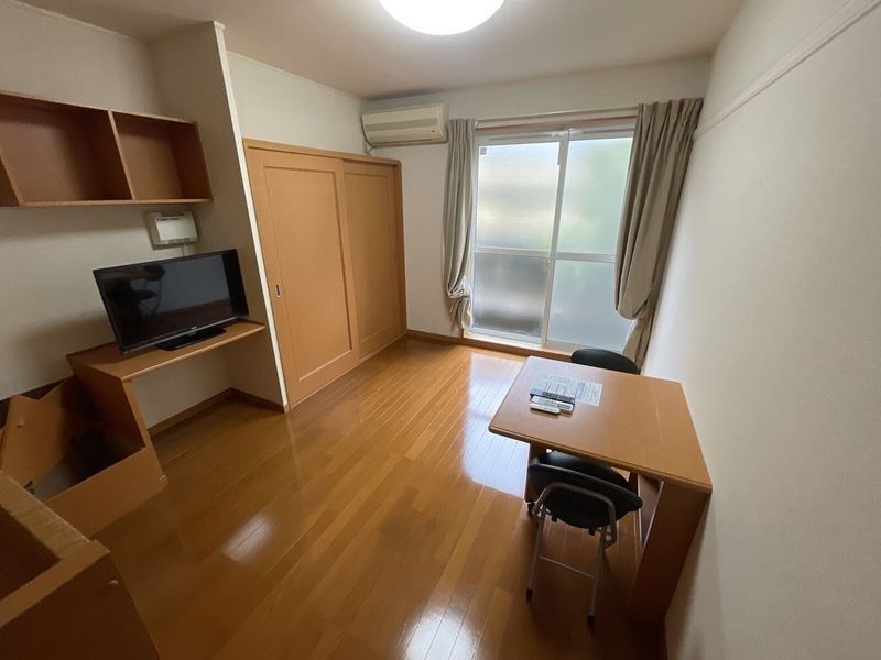 レオパレス京山マスカット 居間