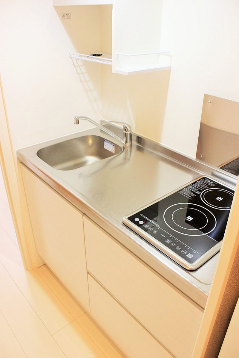 CLEINO Sunny Heights 2 Kitchen